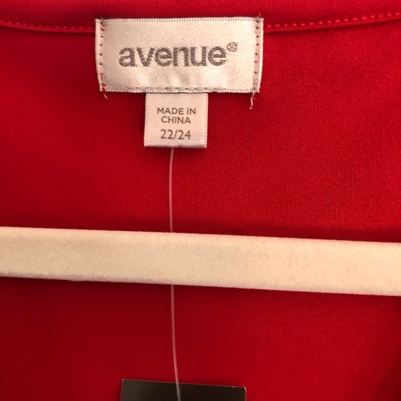 Avenue Women's Red Beaded V-Neck Short Sleeve Blouse Size 22/24 NWT - Picture 4 of 6
